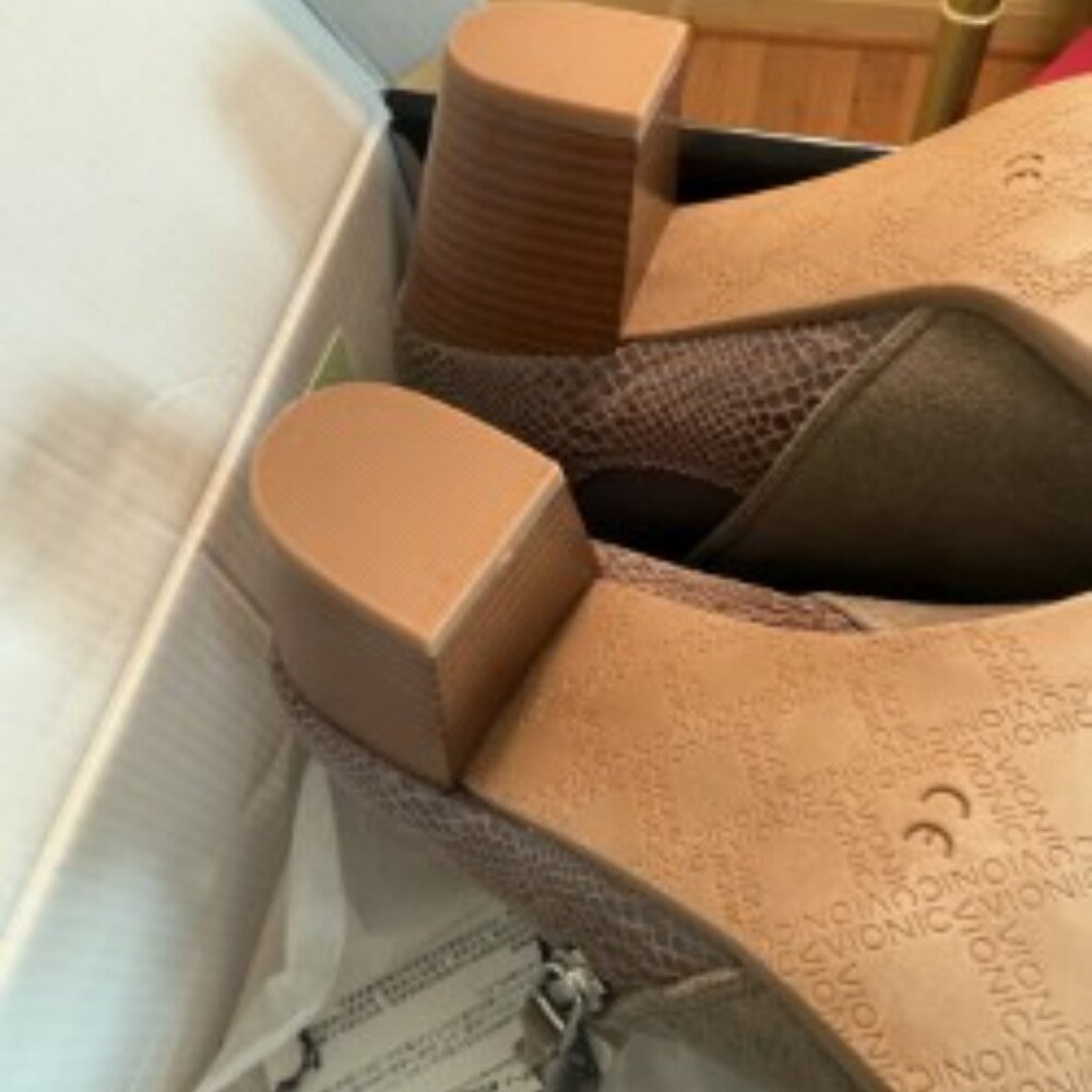 Vionic Leather Booties - NWT - Picture 9 of 9